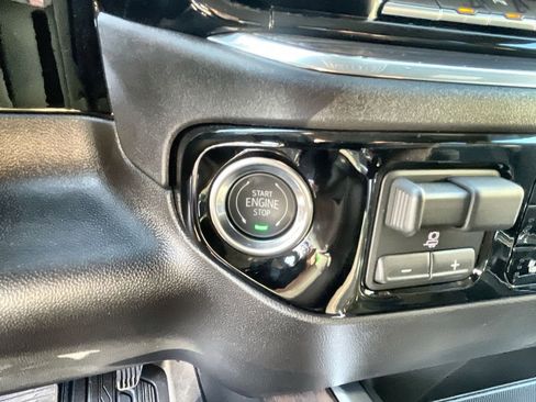 New 2026 GMC Sierra 1500 SLT w/ SLT Premium Plus Package image 17