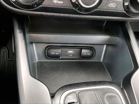 Used 2024 Kia Soul LX image 31