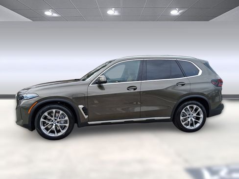 Used 2026 BMW X5 xDrive50e w/ Executive Package AWD/4WD image 2