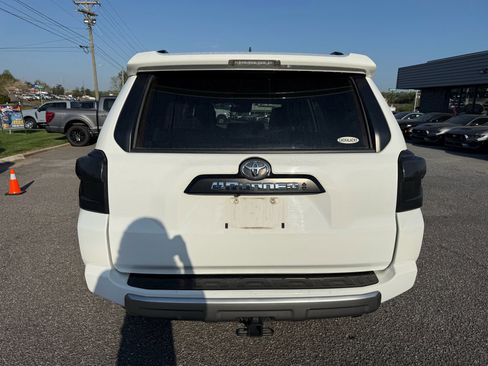 Used 2023 Toyota 4Runner TRD Off-Road image 4