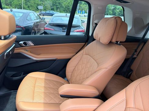 Used 2024 BMW X7 xDrive40i AWD/4WD image 15