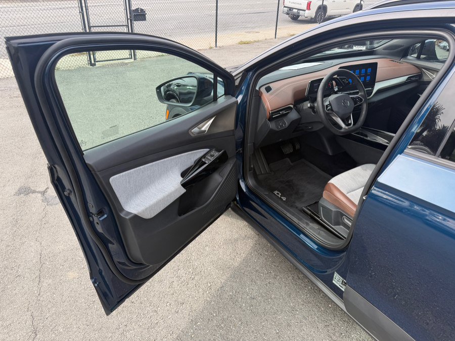 Used 2023 Volkswagen ID.4 Pro RWD image 9