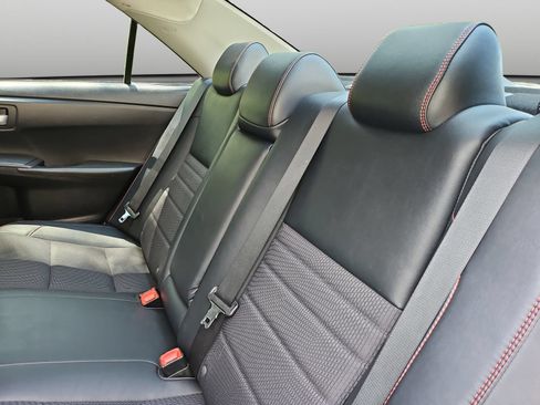 Used 2017 Toyota Camry SE FWD image 39