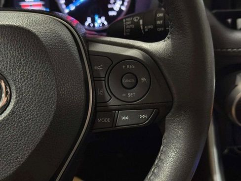 Used 2021 Toyota RAV4 XLE w/ Convenience Package image 18