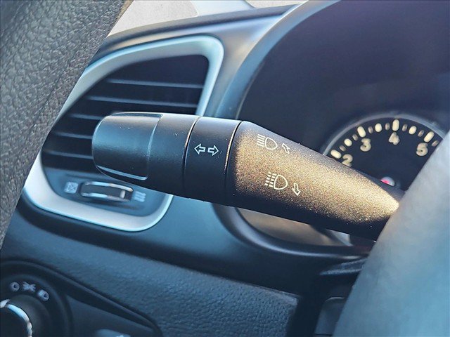 Used 2020 Jeep Renegade Sport FWD image 11