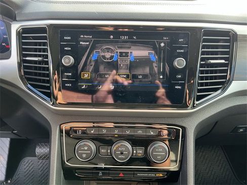 Used 2023 Volkswagen Atlas SE w/ Panoramic Sunroof Package image 18