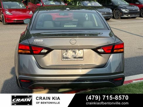 Used 2024 Nissan Altima 2.5 SV FWD image 6