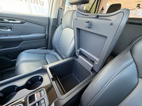 Used 2025 Honda Pilot Touring image 27