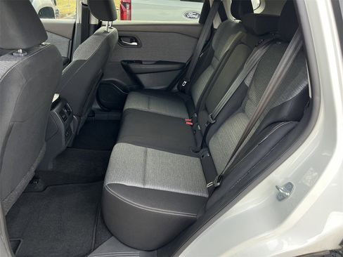 Certified 2023 Nissan Rogue SV image 23