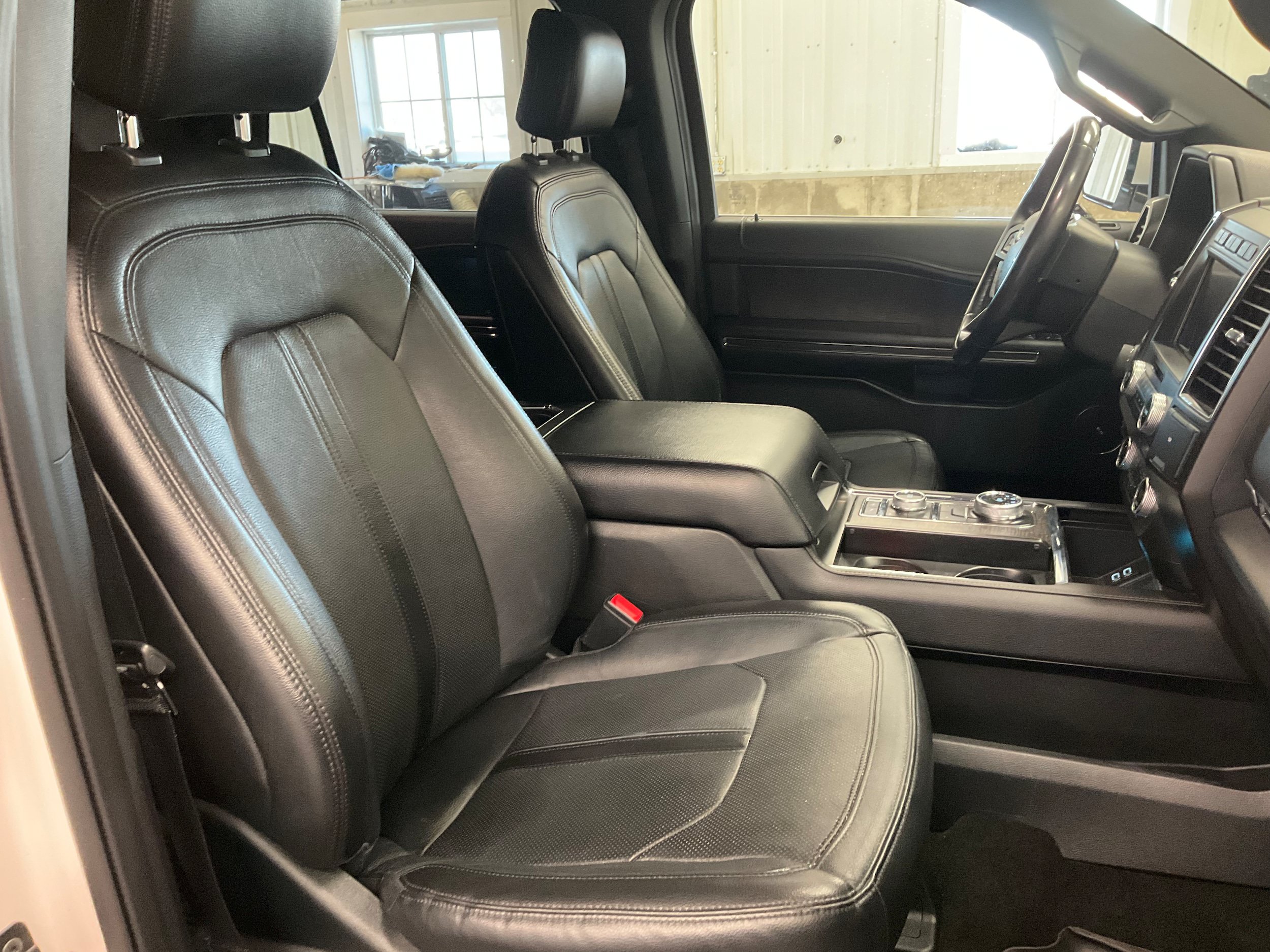 Used 2019 Ford Expedition Limited w/ Special Edition Package AWD/4WD image 32