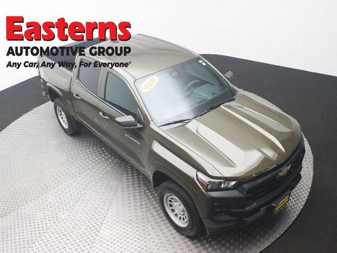 Used 2023 Chevrolet Colorado W/T image 3