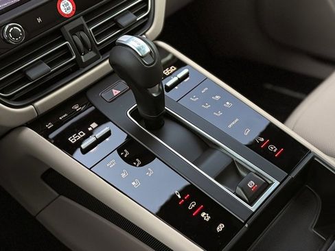 New 2026 Porsche Macan S image 32