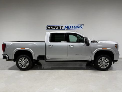 Used 2023 GMC Sierra 2500 Denali w/ Denali Ultimate Package AWD/4WD image 7