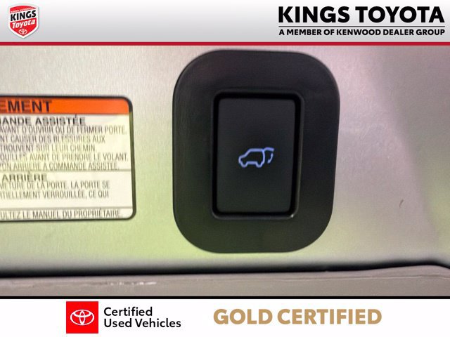 Certified 2020 Toyota Sienna XLE w/ XLE Navigation Package FWD image 17