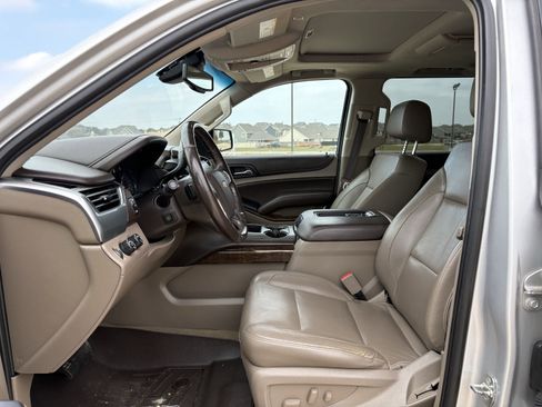 Used 2018 Chevrolet Suburban LT image 10