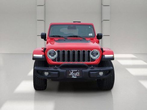 Used 2025 Jeep Wrangler Unlimited Sahara AWD/4WD image 2