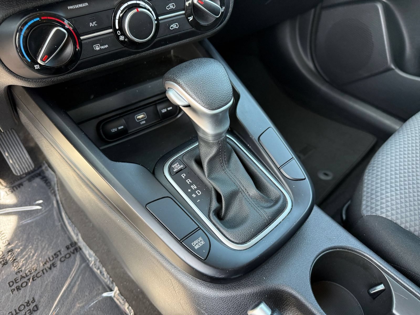 Used 2025 Kia Soul LX w/ LX Technology Package FWD image 38