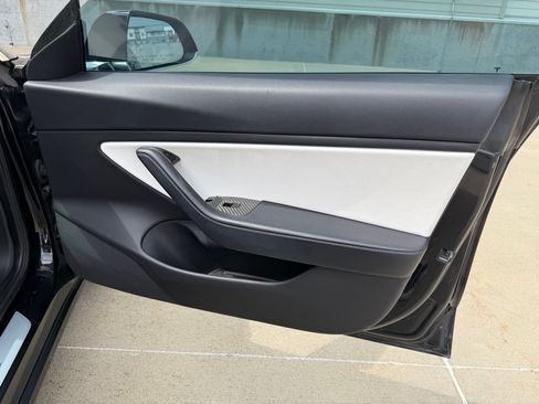 Used 2018 Tesla Model 3 AWD/4WD image 28