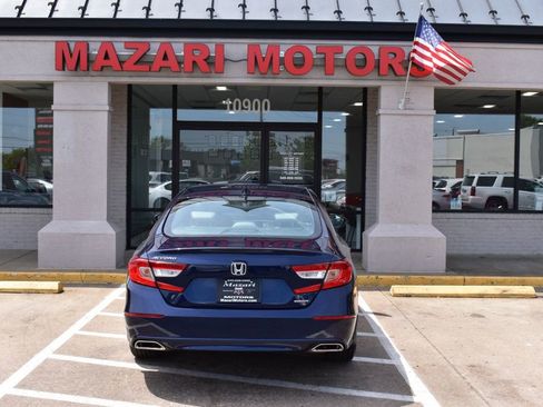 Used 2018 Honda Accord Touring image 10