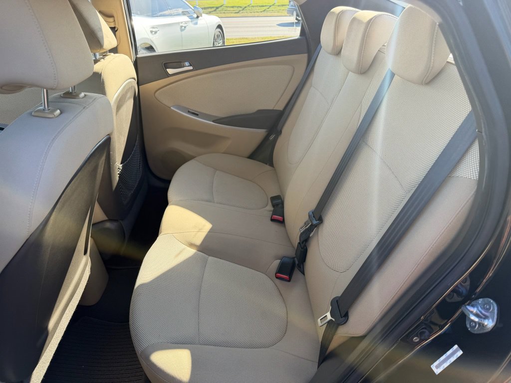 Used 2012 Hyundai Accent GLS w/ Comfort Pkg 2 FWD image 14