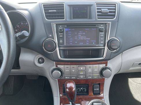 Used 2013 Toyota Highlander Limited AWD/4WD image 13
