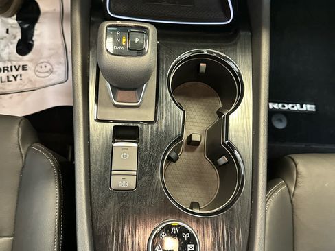 Certified 2025 Nissan Rogue SL w/ SL Premium Package AWD/4WD image 33