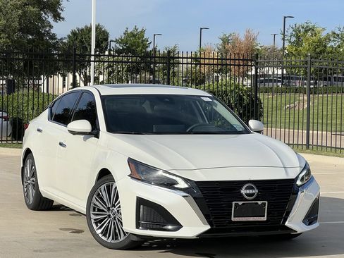 Certified 2025 Nissan Altima 2.5 SL FWD image 2