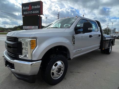 Used 2017 Ford F350 XL w/ Power Equipment Group AWD/4WD image 4