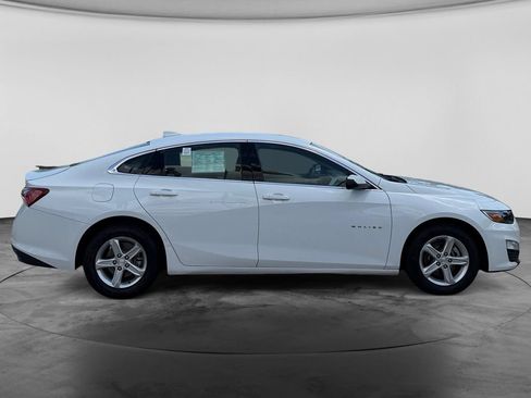 Used 2022 Chevrolet Malibu LT FWD image 11