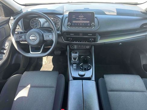 Used 2024 Nissan Rogue SV image 11