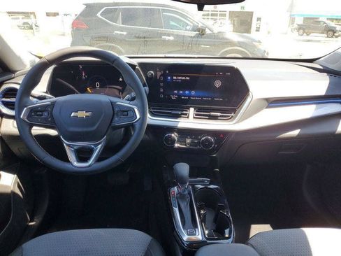 Certified 2024 Chevrolet Trax LT w/ Driver Confidence Package FWD image 22
