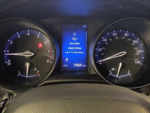 Used 2018 Toyota C-HR XLE image 23