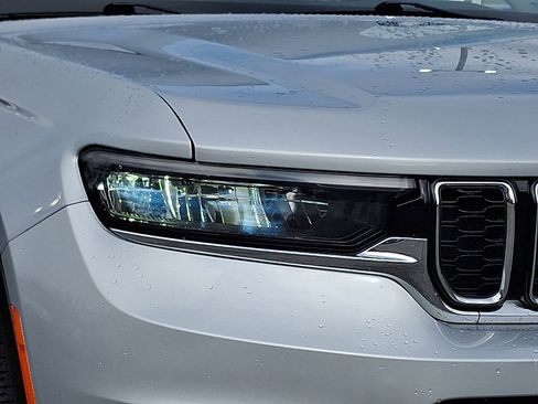 Used 2021 Jeep Grand Cherokee L Limited image 9