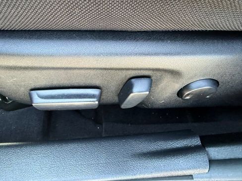 Used 2015 Toyota Camry LE FWD image 22