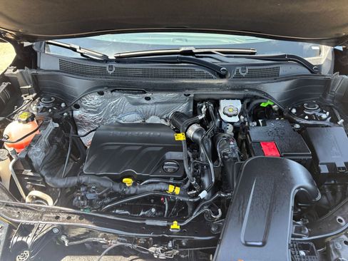 Used 2025 Chevrolet Trax LT w/ LT Convenience Package FWD image 31