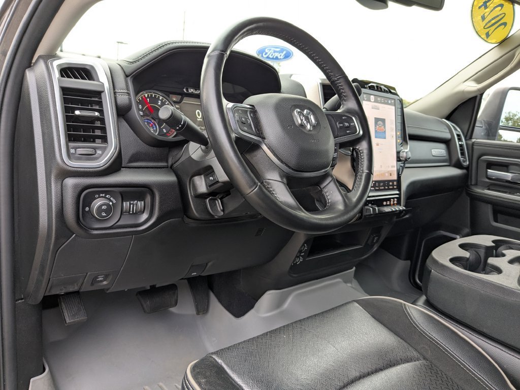 Used 2024 RAM 2500 Laramie AWD/4WD image 2