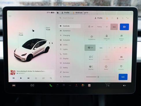 Used 2021 Tesla Model Y Long Range image 12