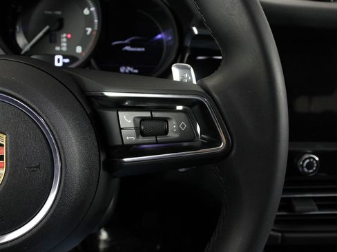 Certified 2025 Porsche Macan image 15