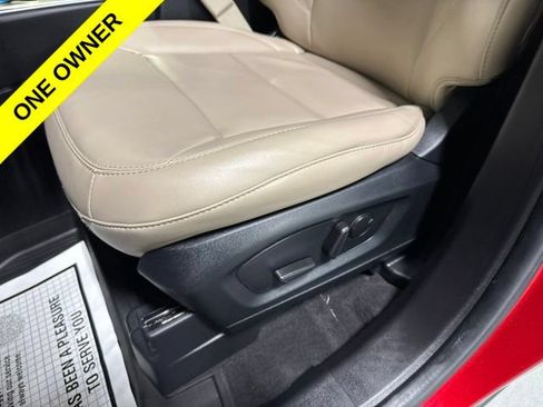 Used 2022 Ford Explorer XLT w/ Equipment Group 202A AWD/4WD image 14
