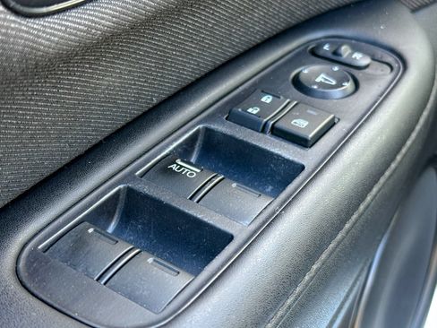 Used 2020 Honda HR-V Sport image 17