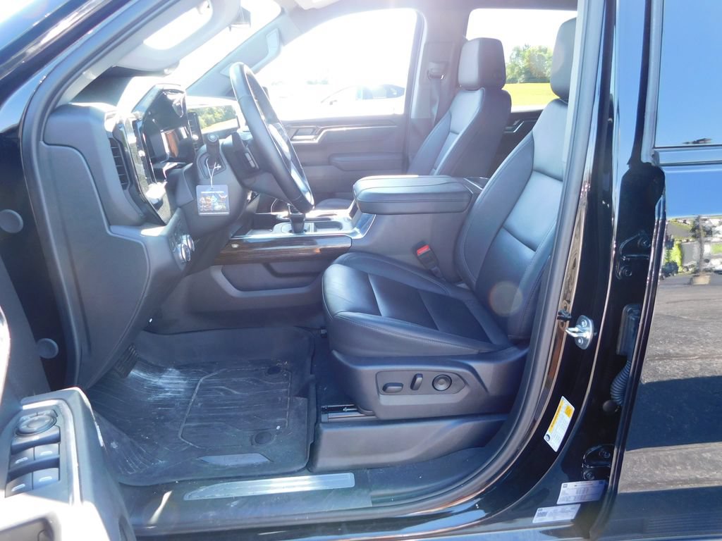 Used 2025 GMC Sierra 1500 Elevation w/ Elevation Premium Package AWD/4WD image 19