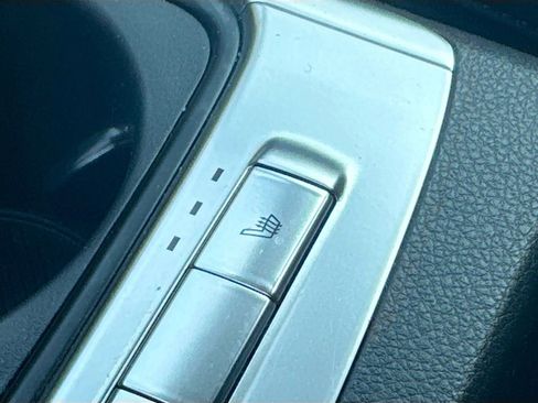 Certified 2026 Kia Carnival EX FWD image 23