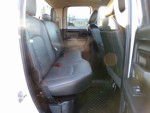 Used 2022 RAM 1500 Tradesman w/ Chrome Appearance Group image 9