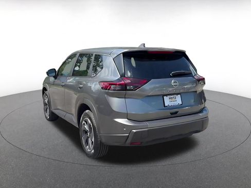 Used 2025 Nissan Rogue SV AWD/4WD image 10