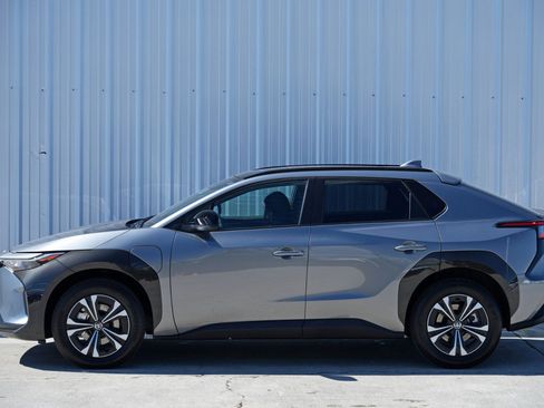 Used 2023 Toyota bZ4X XLE image 47