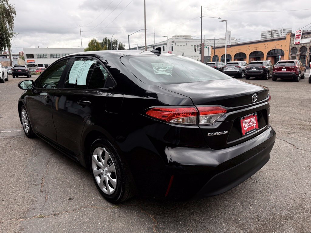 Used 2025 Toyota Corolla LE FWD image 5