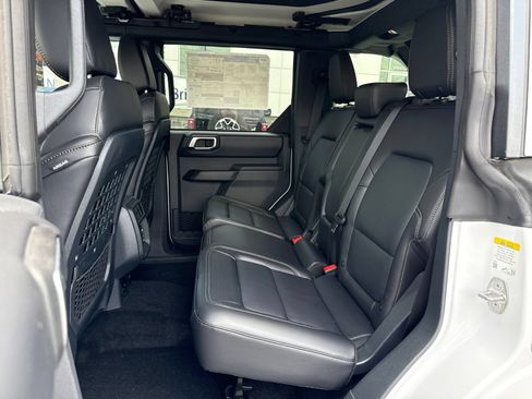 New 2026 Ford Bronco Badlands w/ Sasquatch Package AWD/4WD image 39