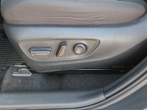 Used 2023 Toyota RAV4 XLE AWD/4WD image 8