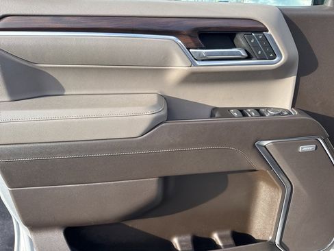 Used 2022 GMC Sierra 1500 SLT w/ SLT Convenience Package image 33