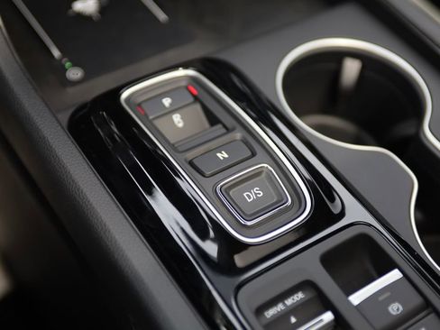 New 2026 Honda Pilot Touring image 23